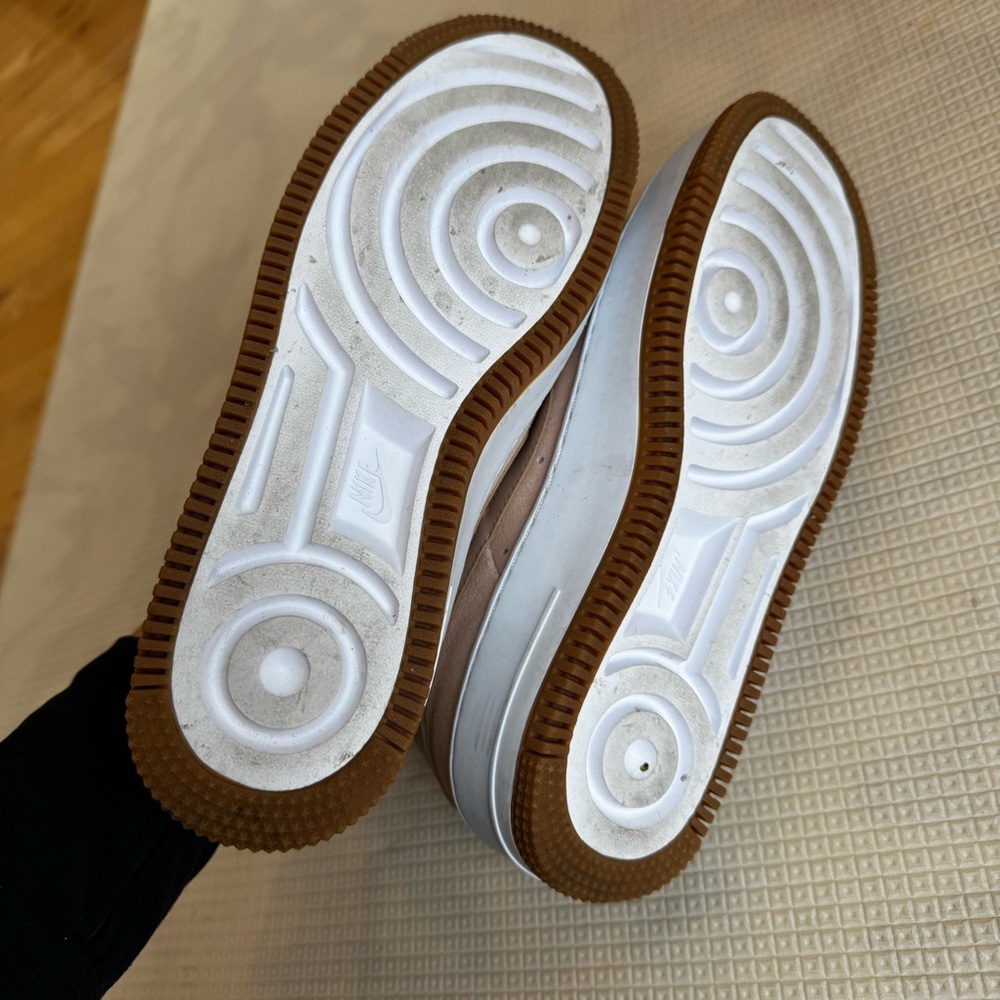 Nike women’s suede tan Air Force 1s - Picture 2 of 5